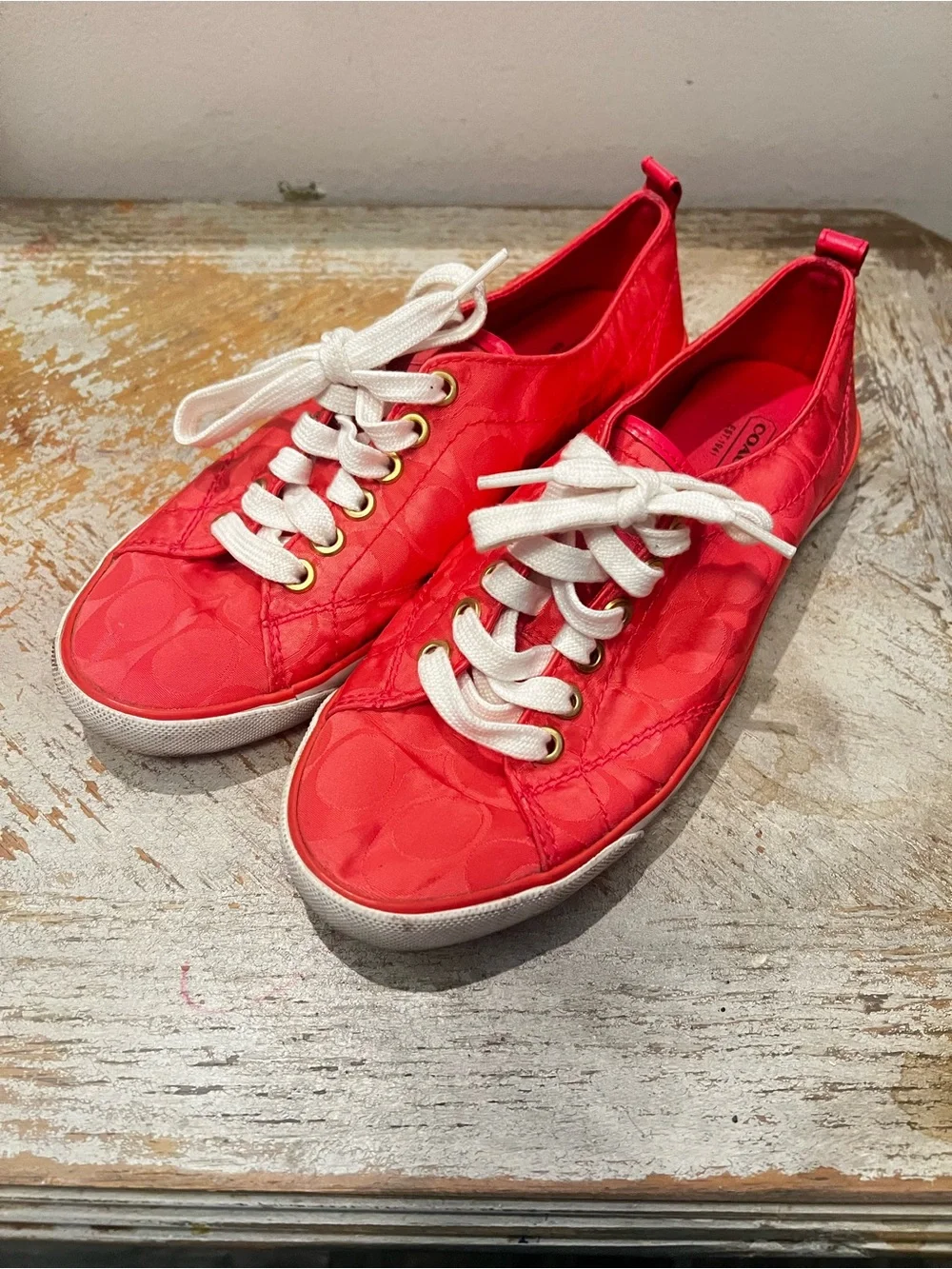 Coach Women's Suzzy Corral Pink Signature‎ Embossed Logo Low-Top Sneakers Size 8